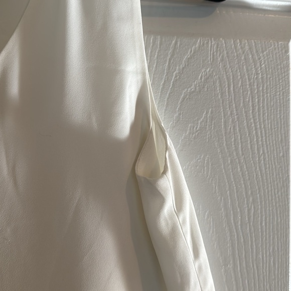 Aritzia Babaton Blouse - Picture 5 of 9